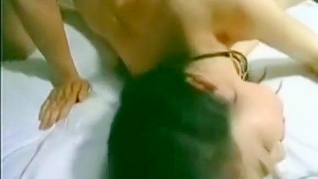 可爱的日本情侣在酒店的激情时刻，他们的动作让你难以置信！~JPHub