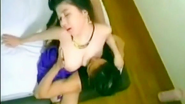 可爱的日本情侣在酒店的激情时刻，他们的动作让你难以置信！~JPHub