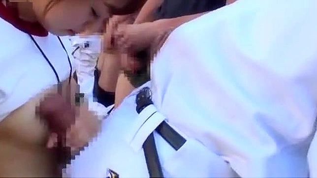 JAV美女Miina Arimura尽情享受多人 cumfacial体验