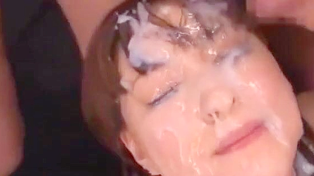 体验我们音乐合集第十卷中的诱惑美妇带给你的Bukkake感官享受！