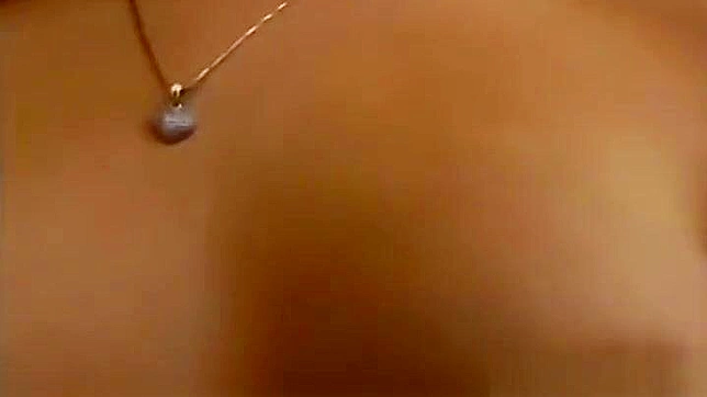 与美味日本熟女在JAV中亲密接触～第一部分