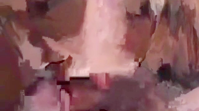 六场湿润的日本多人射精场景，满足你的欲望