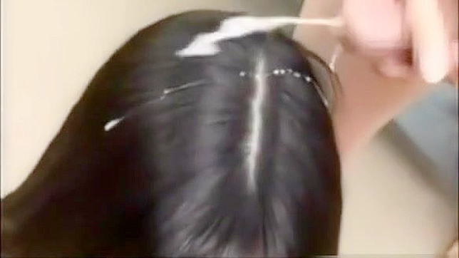 准备好迎接终极射精吧 — 日本美女用大量热液梳理秀发！