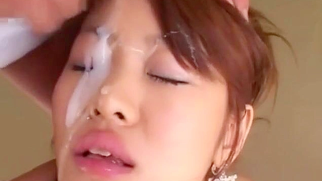 美丽的日本魅惑女郎的 Bukkake 快乐