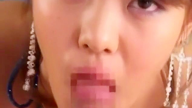 美丽的日本魅惑女郎的 Bukkake 快乐