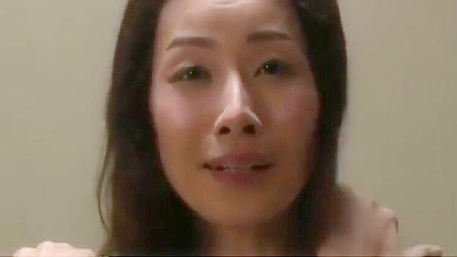 日本美女在JAV视频中展示丰满身材，不容错过！