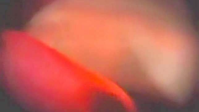 JAV美女在植物怪兽吞噬幻想中迷失于狂野欲望！