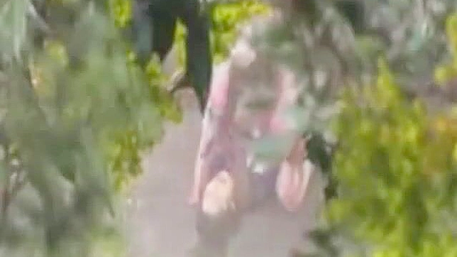 JAV美女在植物怪兽吞噬幻想中迷失于狂野欲望！