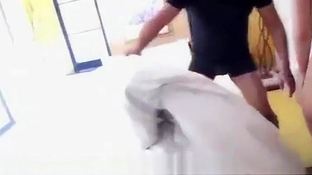 与我们的JAV美女共赴幻想世界！