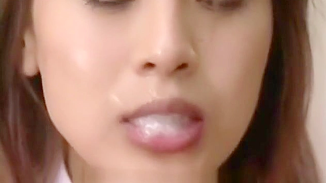狂野的亚洲美女接受 facial 变身 - 独家多人 cum 视频！