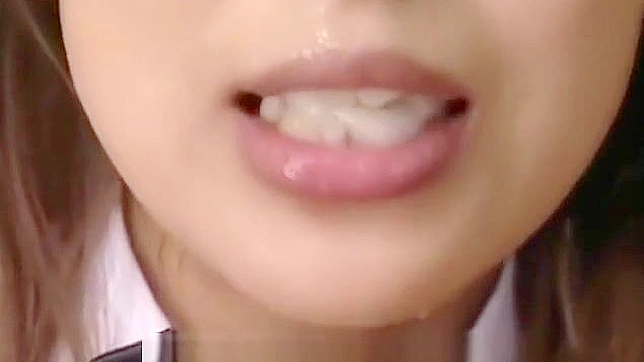 狂野的亚洲美女接受 facial 变身 - 独家多人 cum 视频！