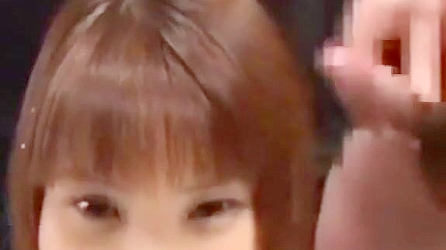 迷人的Yui Kayama在发丝上被精液喷洒浸透
