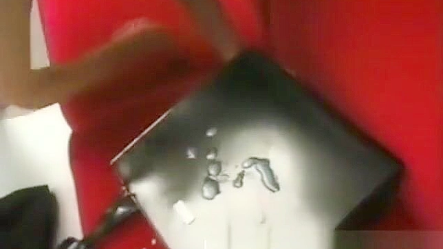 与这位丰润的亚洲美人体验极致多人喷射狂欢！