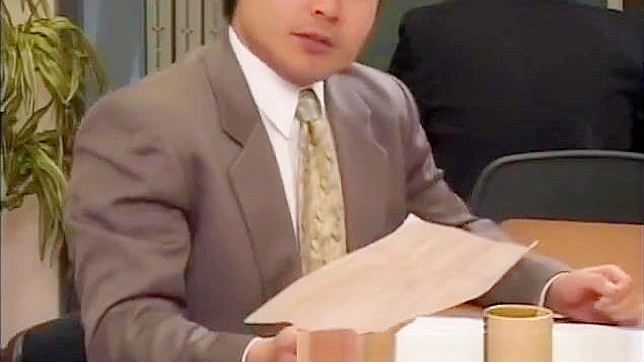 日本少女丝袜迷恋~舔精与猛男根深喉吸