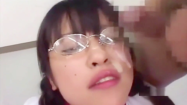 日本AV集体射精：探索情色女王御座的艺术