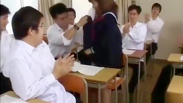 邂逅丰腴的JAV魅力女郎，面对真实多人狂欢！