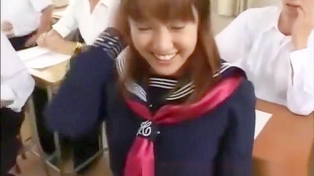 邂逅丰腴的JAV魅力女郎，面对真实多人狂欢！