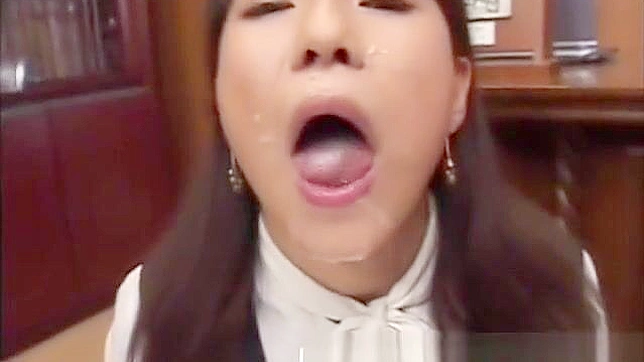 JAV 奇葩：丰满业余美女被多人射精并喝下精液