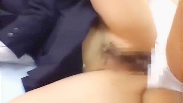 JAV少女生性爱~十八岁亚洲美女被多人射一脸和群交啪啪