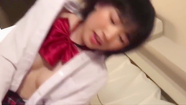 释放感官体验这场诱人的口交色情电影！