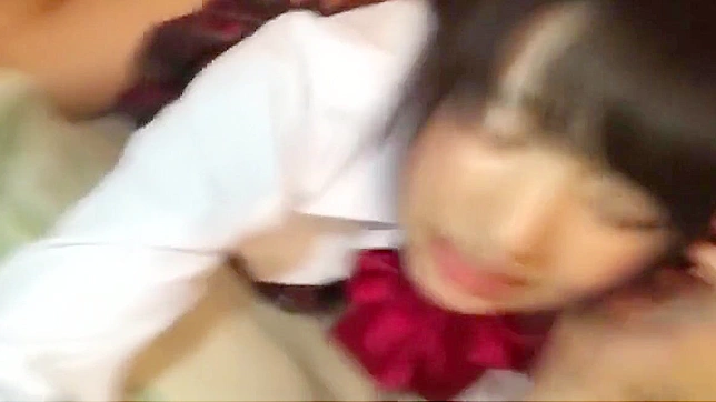 释放感官体验这场诱人的口交色情电影！