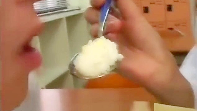 JAV魅惑女妖淫逸沉浸在精液满溢的多人狂欢中！