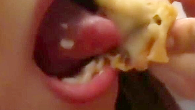JAV魅惑女妖淫逸沉浸在精液满溢的多人狂欢中！