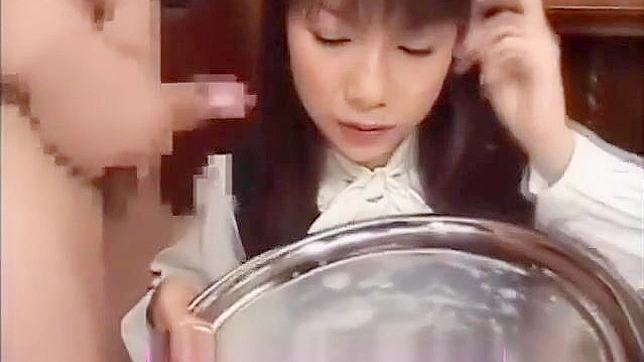 日本美女满身精液～湿野狂的集体射精场景