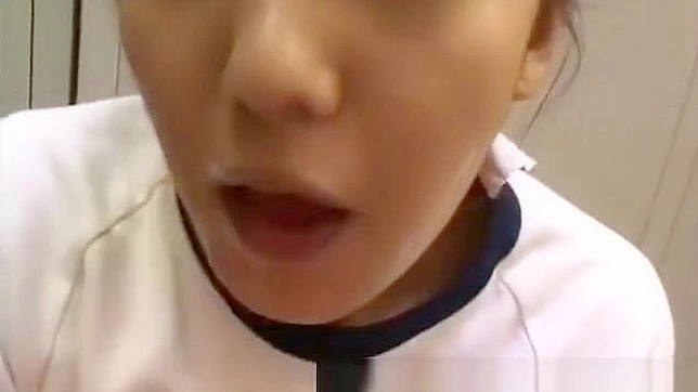 体验终极日本颜射~十八岁真素人 gangbang 喝精液