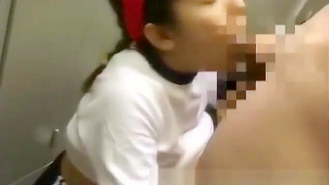 体验终极日本颜射~十八岁真素人 gangbang 喝精液