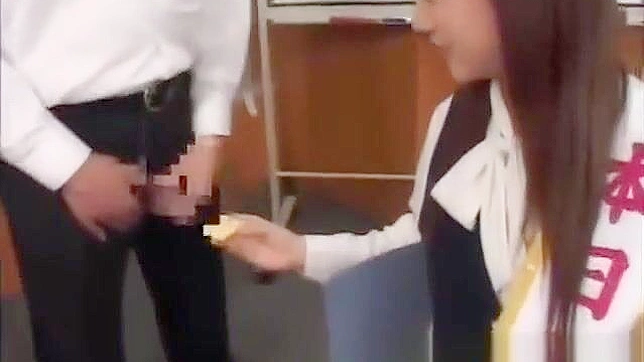 裸体~真实业余穿衣的亚洲少女在群交中吞精！