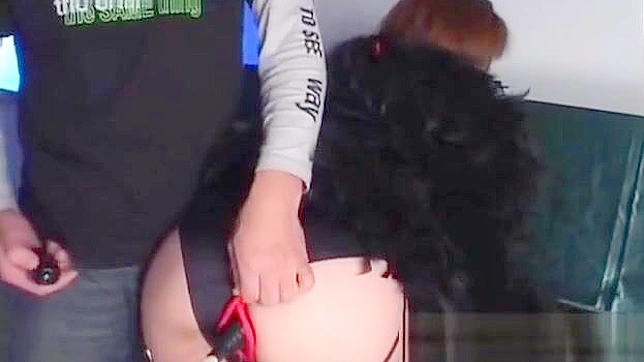 释放欲望！穿丝袜的迷人日本女神Momoko第一集