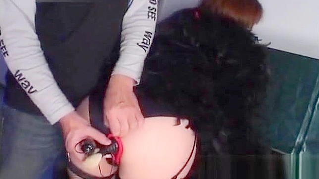 释放欲望！穿丝袜的迷人日本女神Momoko第一集