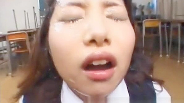 品尝诱人日本少女专属颜射狂欢！