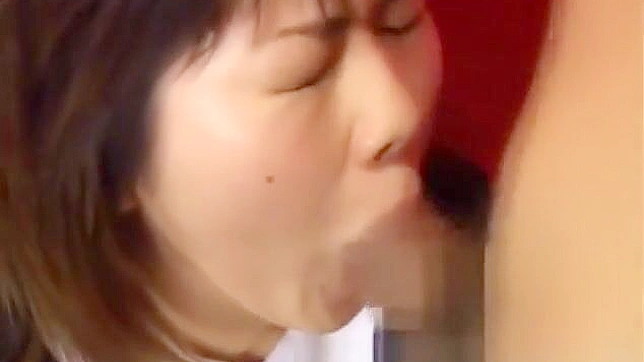 日本女巫湿身狂野激情做爱并享受甜蜜的多人喷射体验