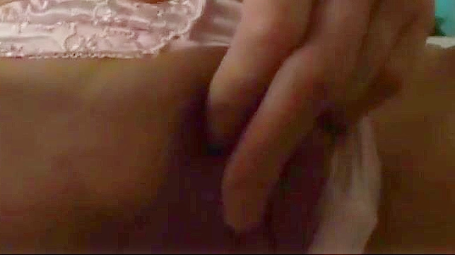 揭示少奈由美诱人的秘密～自慰妖精在行动！