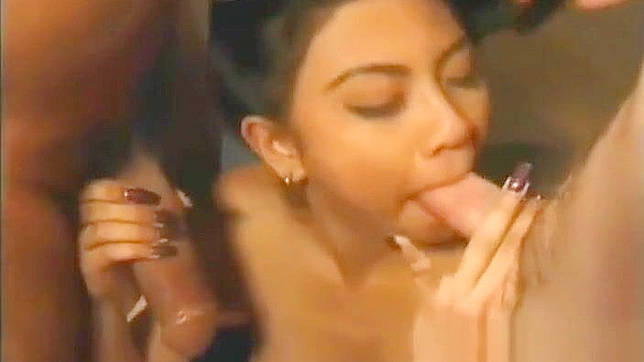 体验终极MILF幻想双插入！JAV浪女被亚洲浓精吸引纠缠