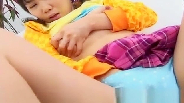 JAV年轻亚洲女神~倾情口交满足你的渴望！