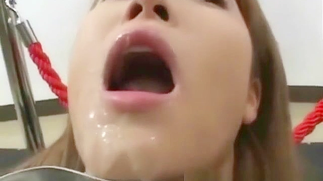 JAV群交狂热~与五位迷人亚洲女星探索魅力精浴世界