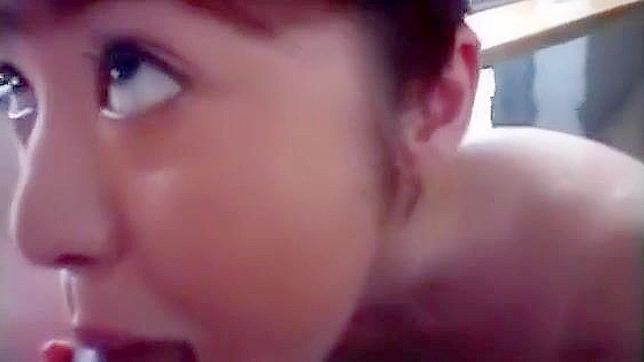 一窥这位可爱的JAV宝贝的挑逗瞬间！