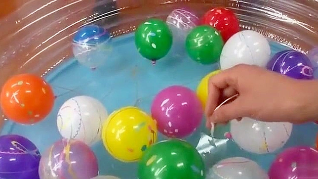 日本魅惑女巫在诱人的JAV视频中—沉醉于她的迷人美貌！