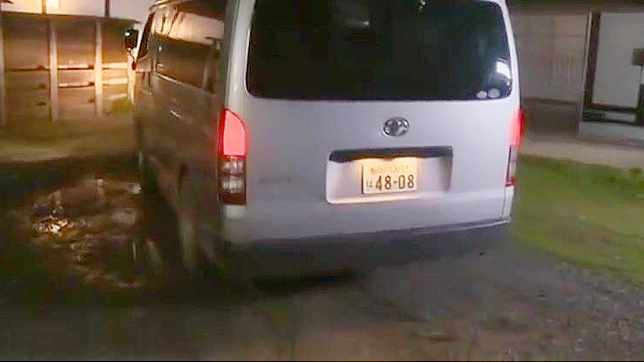 无法抗拒~多汁的日本女巫在终极JAV快乐中