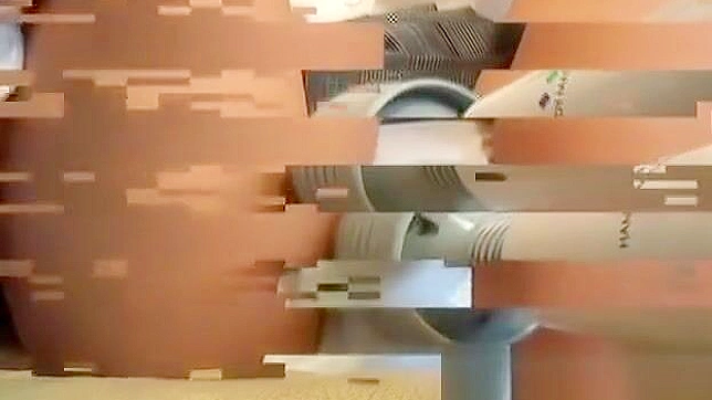 释放欲望：与诱人JAV少女的震动冒险！（第二部分）