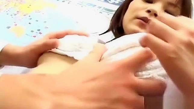 日系女学生探索肉棒第二部 - 不要错过迷人魔法少女的疯狂行为！