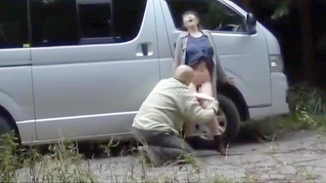 魅力无边：日式美人镜头前展露诱人曲线