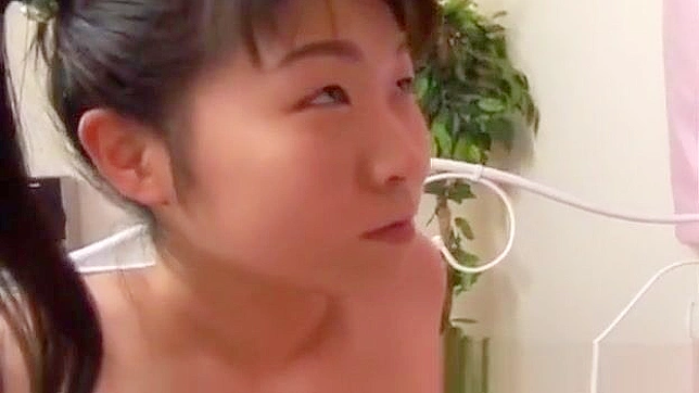 迷人的亚洲小萝莉登场~第三部分：陌生人征服她的紧致阴道！