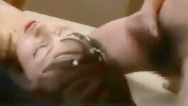 日本美女在麦当劳被轮奸—必看JAV场景！