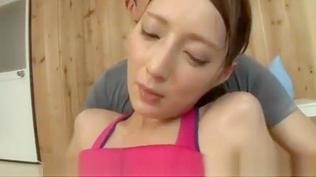 JAV出道~Keade Fuyutsukie 迷人健身房女孩的美丽“多人性爱”场景