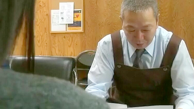 在这独家JAV视频中揭开迷人日本模特的面纱，只为给你！