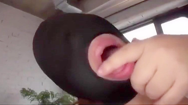 大奶JAV女神极致口交，精液喷洒在她美丽的脸庞上